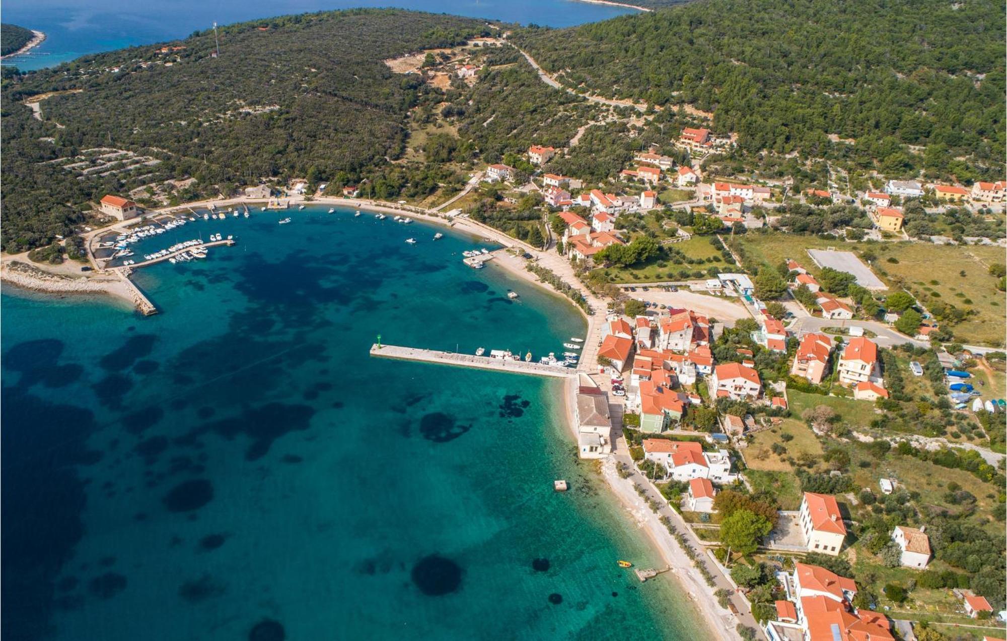 Beautiful Home In Martinscica With Wifi Екстер'єр фото